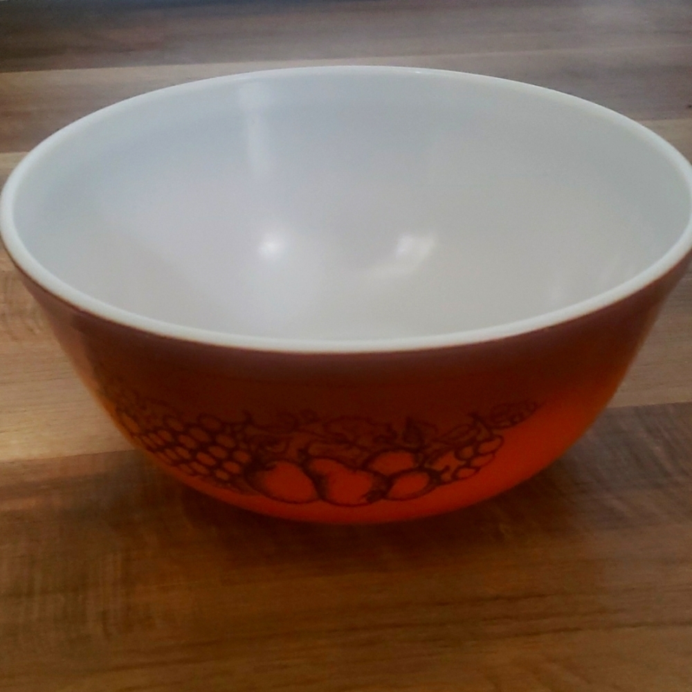 Vintage Pyrex Autumn Harvest Orchard Fruit Brown Mixing Bowl 2.5 Qt - Picture 3 of 8